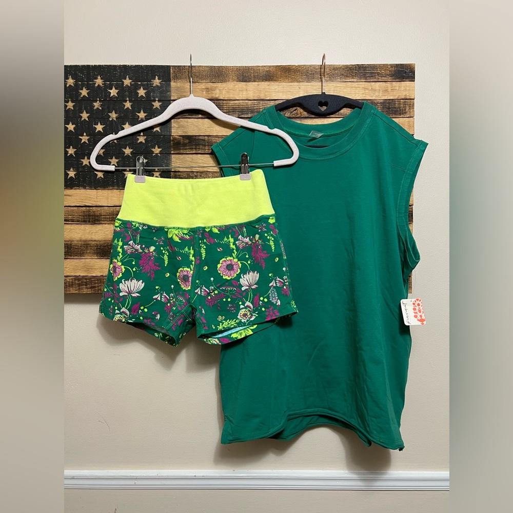 NWT FP Movement Hot Shot Printed Micro Set - Picture 2 of 9
